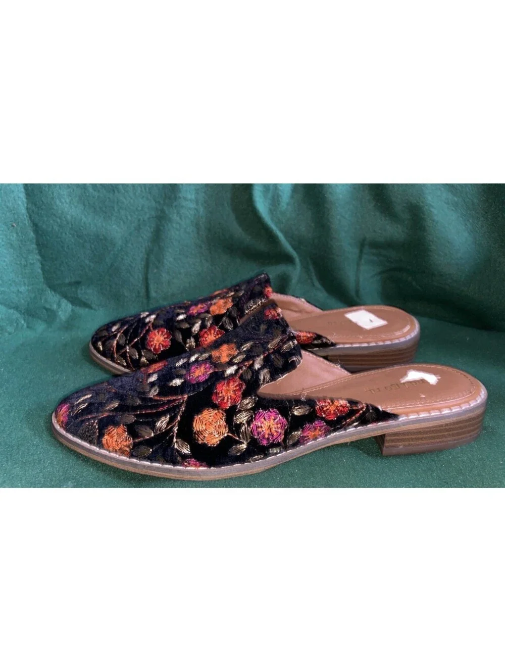Women's Hayze 2 Mules Flats Women's Size 8 M Indigo Rd. Embroidered Black Color